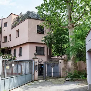 Appartamento Duplex Luminoso In Zona Residenziale, Milano